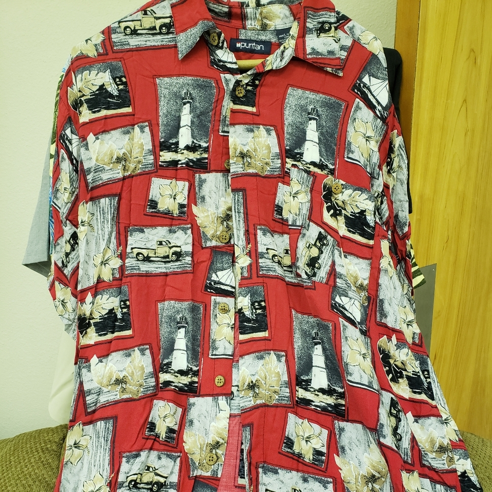 Beautiful men's button up short sleeve shirt. Size large. Great condition